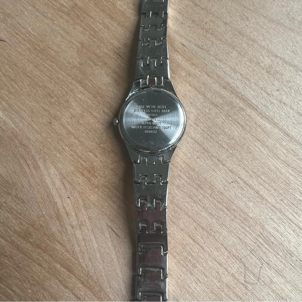 Anne Klein ladies silver tone dress watch NEW BATTERY